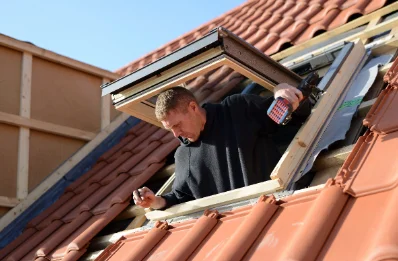 Pose de fenêtres de toit Velux à Merpins